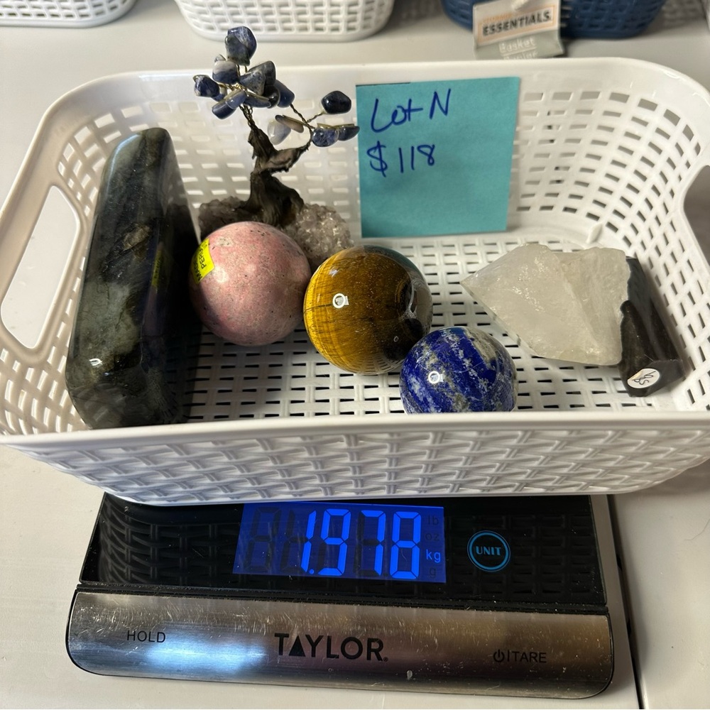 🌟 LOT N – Labradorite, Spheres & Decorative Tree